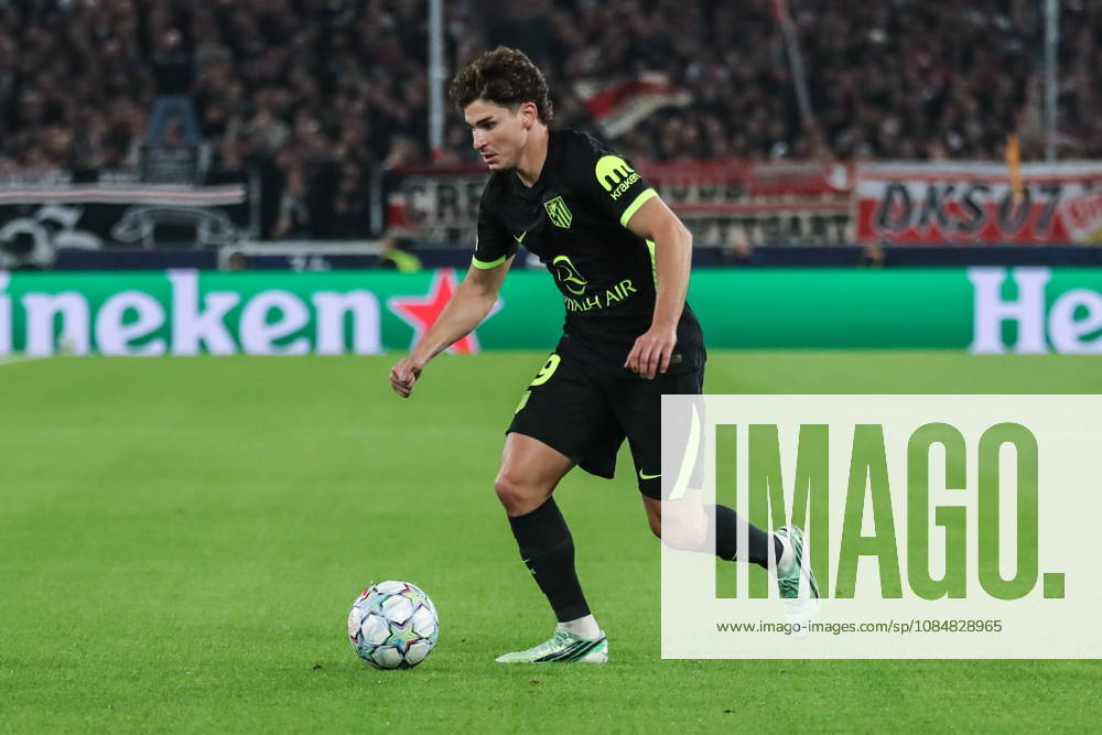 Stuttgart 20.10.2026. Pilka nozna Liga Mistrzow UEFA sezon 2026 2027 kolejka 3 mecz: VfB Stuttgart - Atletico Madryt --- Football UEFA Champions League season 2025 2026 round 3 match: VfB Stuttgart - Atletico de Madrid nz Julian Alvarez Fot. Kacper Staniec NEWSPIX.PL --- newspix.pl