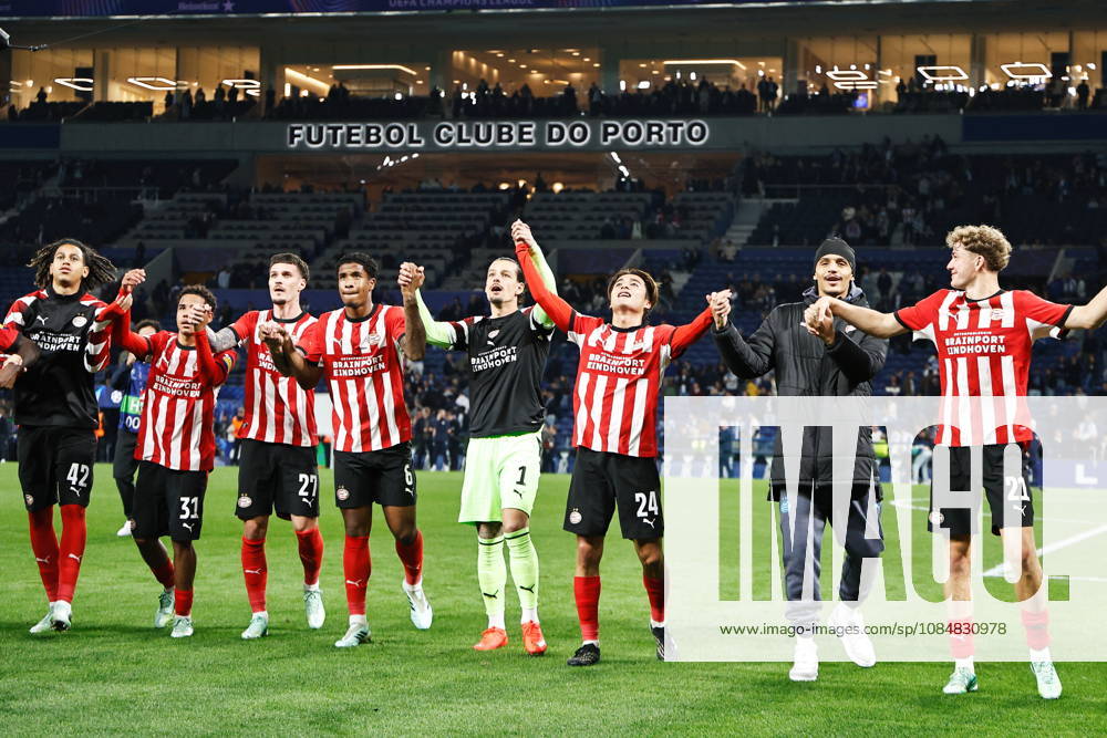 PSV team group, Mannschaftsbild, Totale (PSV), OCTOBER 20, 2026 - Football Soccer : PSV team group celebrate after winning UEFA Champions League League phase matchday 3 between FC Porto - PSV Eindhoven at the Estadio do Dragao in Porto, Portugal. Noxthirdxpartyxsales aflo_357723692 MutsuxKawamorix