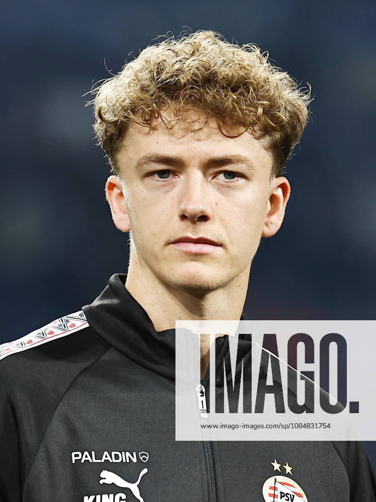 Sven Mijnans (PSV), OCTOBER 20, 2026 - Football Soccer : UEFA Champions League League phase matchday 3 between FC Porto - PSV Eindhoven at the Estadio do Dragao in Porto, Portugal. Noxthirdxpartyxsales aflo_357737370 MutsuxKawamorix