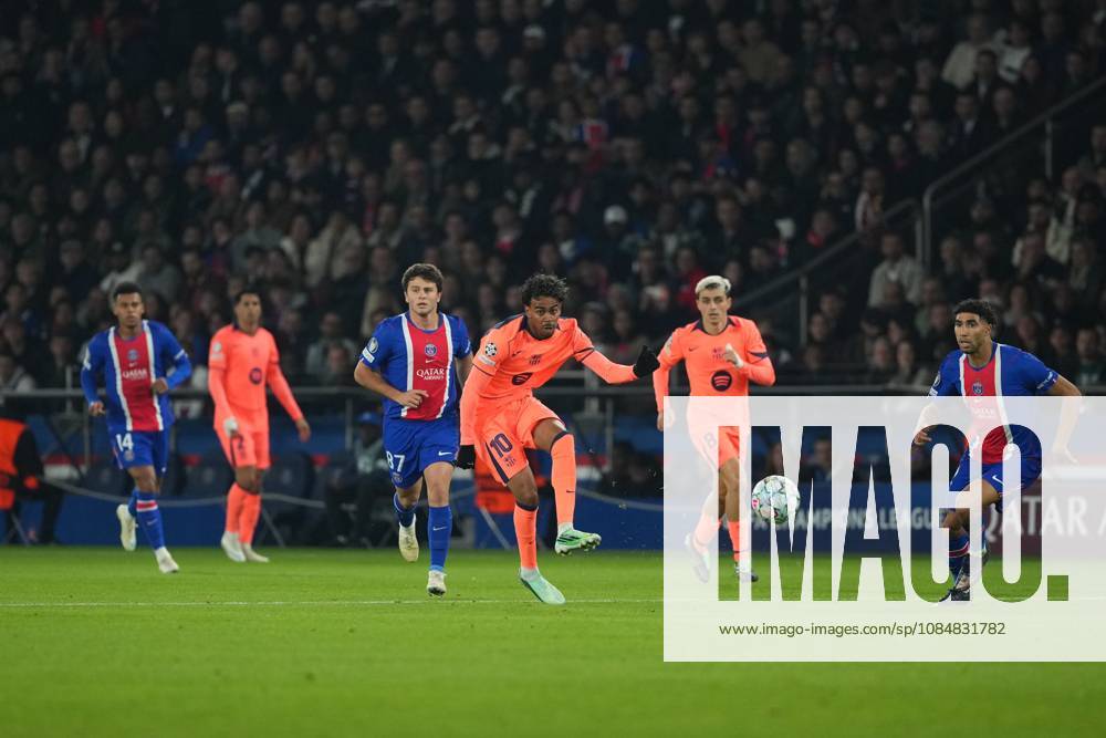 Lamine Yamal of Barcelona Paris Saint-Germain v Barcelona, UEFA Champions League, Football, Parc des Princes, Paris, France - 20 Oct 2026Paris Parc des Princes France