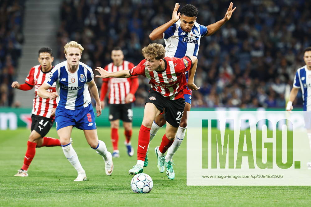 Sven Mijnans (PSV), OCTOBER 20, 2026 - Football Soccer : UEFA Champions League League phase matchday 3 between FC Porto - PSV Eindhoven at the Estadio do Dragao in Porto, Portugal. Noxthirdxpartyxsales aflo_357737780 MutsuxKawamorix