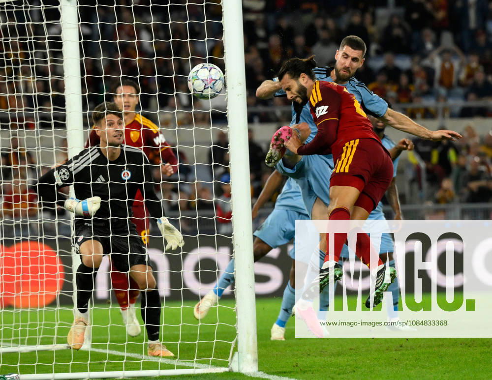(261021) -- ROME, Oct. 21, 2026 -- Roma s Mario Hermoso (2nd R) heads to score during the UEFA Champions League football match between Roma and Slovan Bratislava in Rome, Italy, Oct. 20, 2026. (Photo by Xinhua) (SP)ITALY-ROME-FOOTBALL-UEFA CHAMPIONS LEAGUE-ROMA VS SLOVAN BRATISLAVA AlbertoxLingria