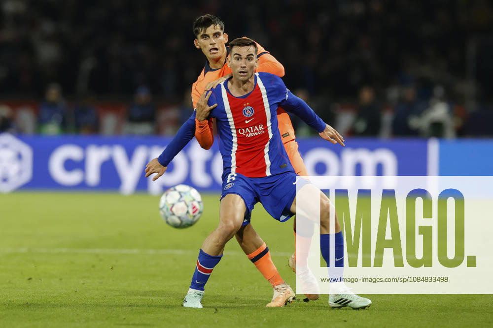 Fabian RUIZ of Paris Saint Germain in action during the Championâ€⠢s League match between Paris Saint Germain and FC Barcelone at Parc Des Princes stadium - on October 20 2026. Paris - France Paris France - ZUMAb253 20261020_zsp_b253_048