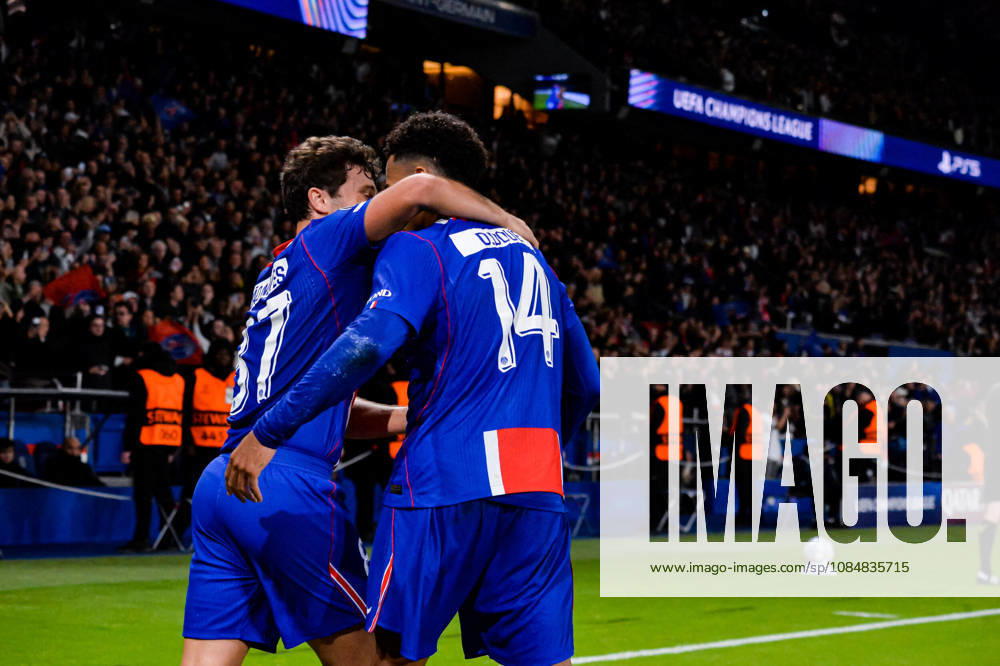 Joie des joueurs du Paris SG aprés le but de Desire Doue (Paris SG) - Match de Ligue Des Champions 2026-2027 (LDC) PSG - Barcelone (4-2) au Parc des Princes à Paris, le 20 octobre 2026. 2026-2027 Champions League (UCL) match: PSG vs. Barcelona (4–2) at the Parc des Princes in Paris, October 20, 2026. Paris France
