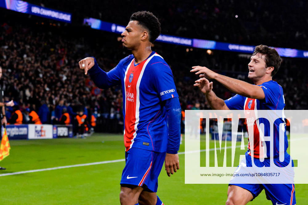Joie des joueurs du Paris SG aprés le but de Desire Doue (Paris SG) - Match de Ligue Des Champions 2026-2027 (LDC) PSG - Barcelone (4-2) au Parc des Princes à Paris, le 20 octobre 2026. 2026-2027 Champions League (UCL) match: PSG vs. Barcelona (4–2) at the Parc des Princes in Paris, October 20, 2026. Paris France
