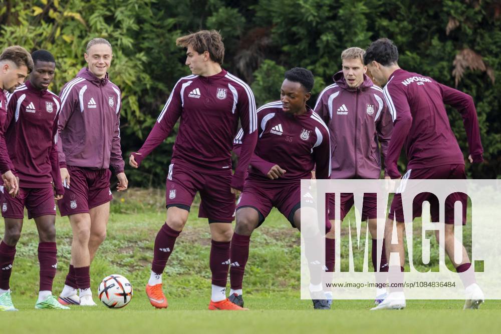 RSC Anderlecht open training 21 10 NEERPEDE, BELGIUM - OCTOBER 21 : Players of RSC Anderlecht during an open training pictured on October 21, 2026 in Neerpede, Belgium, 21 10 2026 Neerpede Belgium