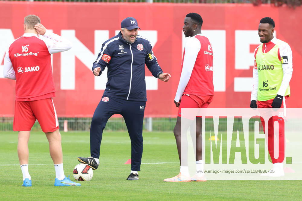LENNARD MALONEY, MICHAEL SILBERBAUER, SILAS KATOMPA MVUMPA, SHERALDO BECKER TRAINING 1. FSV MAINZ 05 MAINZ
