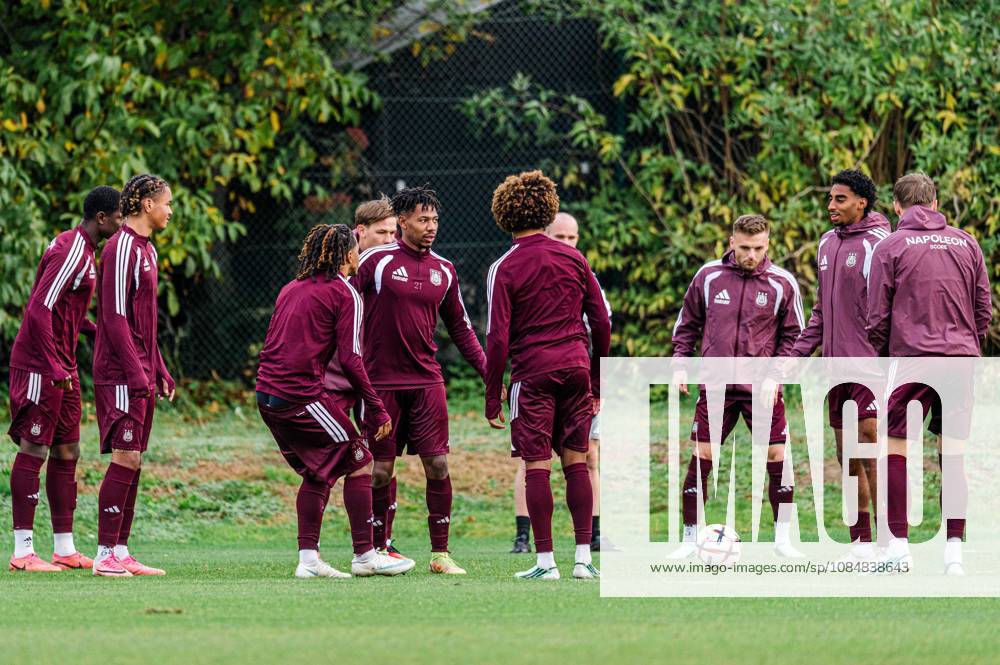 Anderlecht s players pictured during a training session of Belgian soccer team RSC Anderlecht, Wednesday 21 October 2026 in Brussels, in preparation of tomorrow s match against Polish Jagiellonia Bialystok, on day three of the UEFA Europa League league phase. EMILExWINDAL x190468920x