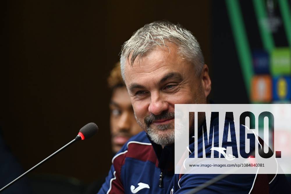 Trabzonspor hold press conference, PK, Pressekonferenz ahead of UEFA Conference League match against Hearts TRABZON, TURKIYE - OCTOBER 21: Trabzonspor head coach Thomas Reis and player Wagner Pina (not seen) attend a press conference at Papara Park ahead of their UEFA Conference League match against Scottish side Hearts in Trabzon, Turkiye, on October 21, 2026. Hasan Tascan Anadolu Trabzon Turkey. Editorial use only. Please get in touch for any other usage.