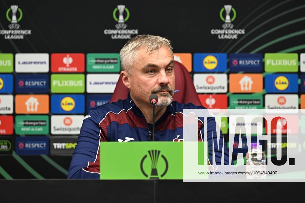 Trabzonspor hold press conference, PK, Pressekonferenz ahead of UEFA Conference League match against Hearts TRABZON, TURKIYE - OCTOBER 21: Trabzonspor head coach Thomas Reis and player Wagner Pina (not seen) attend a press conference at Papara Park ahead of their UEFA Conference League match against Scottish side Hearts in Trabzon, Turkiye, on October 21, 2026. Hasan Tascan Anadolu Trabzon Turkey. Editorial use only. Please get in touch for any other usage.