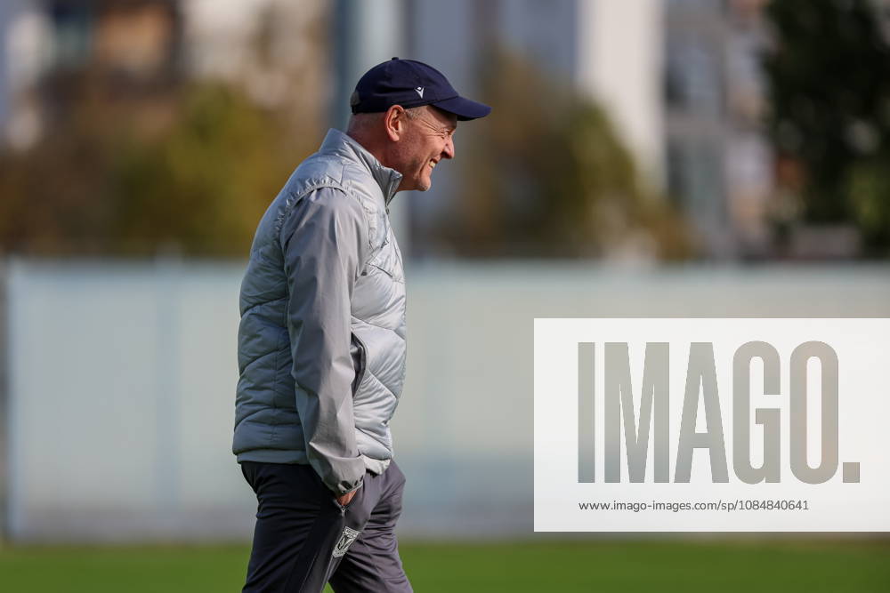 2026.10.21 Poznan Pilka nozna UEFA Liga Europy faza ligowa sezon 2026 2027 Trening Lech Poznan przed meczem z AFC Sunderland N z Trener Lecha Niels Frederiksen Foto Pawel Jaskolka PressFocus 2026.10.21 Poznan Football Europa League League Phase 2026 2027 Lech Poznan training session before AFC Sunderland game Credit: Pawel Jaskolka PressFocus NEWSPIX.PL --- newspix.pl