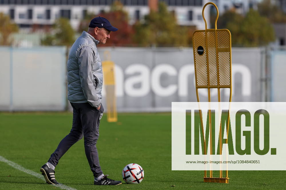 2026.10.21 Poznan Pilka nozna UEFA Liga Europy faza ligowa sezon 2026 2027 Trening Lech Poznan przed meczem z AFC Sunderland N z Trener Lecha Niels Frederiksen Foto Pawel Jaskolka PressFocus 2026.10.21 Poznan Football Europa League League Phase 2026 2027 Lech Poznan training session before AFC Sunderland game Credit: Pawel Jaskolka PressFocus NEWSPIX.PL --- newspix.pl