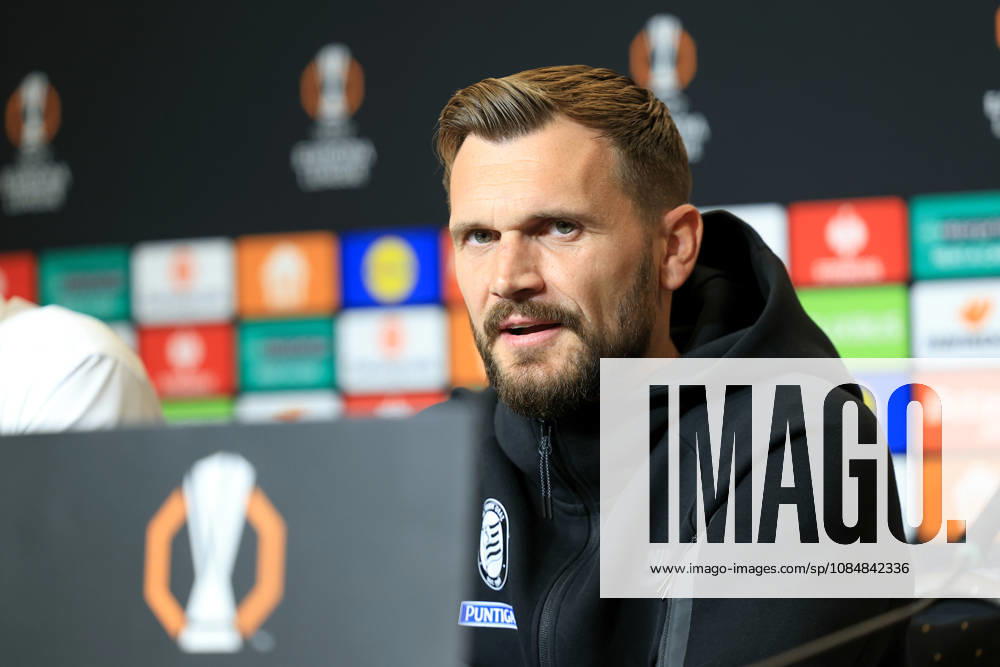 SOCCER - UEFA EL, Sturm vs Marseille GRAZ,AUSTRIA,21.OCT.26 - SOCCER - UEFA Europa League, SK Sturm Graz vs Olympique de Marseille, preview, press conference, PK, Pressekonferenz Sturm. Image shows head coach Fabio Ingolitsch (Sturm). GEPAxpictures Buehner-Weinrauch