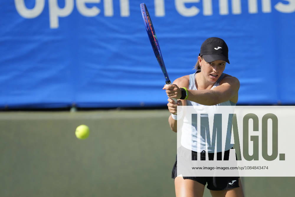 WTA, Tennis Damen Kinoshita Group Japan Open - Day 3 Kaitlin Quevedo of Spain plays with partner Claire Liu of the United States during their quarterfinal doubles match against Jesika Maleckova and Miriam Skoch of the Czech Republic at the 2026 Kinoshita Group Japan Open Women s tennis tournament at Utsubo Tennis Center in Osaka, Japan, on October 21, 2026. Osaka Japan