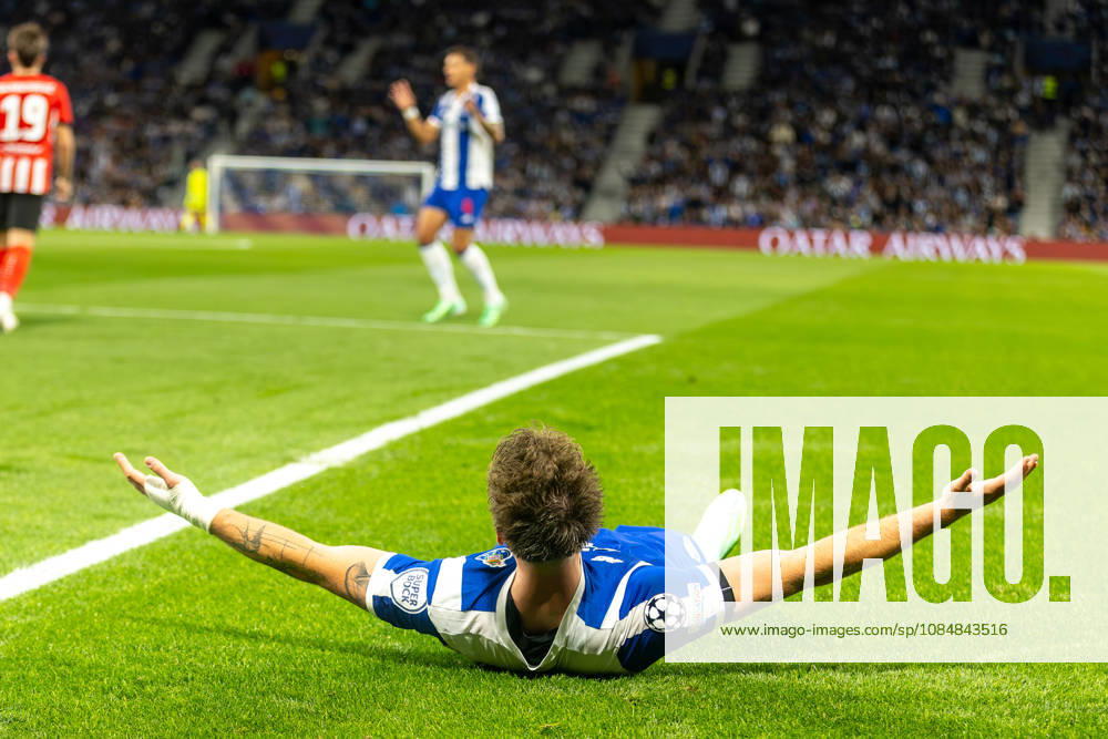 FC Porto v PSV Eindhoven - UEFA Champions League 2026 27 League Phase MD3 Oskar Pietuszewski of FC Porto in action during the UEFA Champions League match between FC Porto and PSV Eindhoven at Estadio do Dragao in Porto, Portugal, on October 20, 2026. PSV Eindhoven won the match 1-0. Porto Portugal