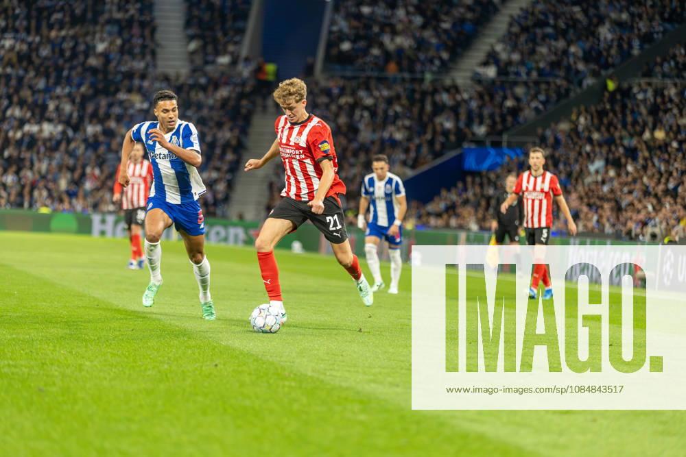 FC Porto v PSV Eindhoven - UEFA Champions League 2026 27 League Phase MD3 Sven Mijnans of PSV Eindhoven in action during the UEFA Champions League match against FC Porto at Estadio do Dragao in Porto, Portugal, on October 20, 2026. PSV Eindhoven won 1-0. Porto Portugal