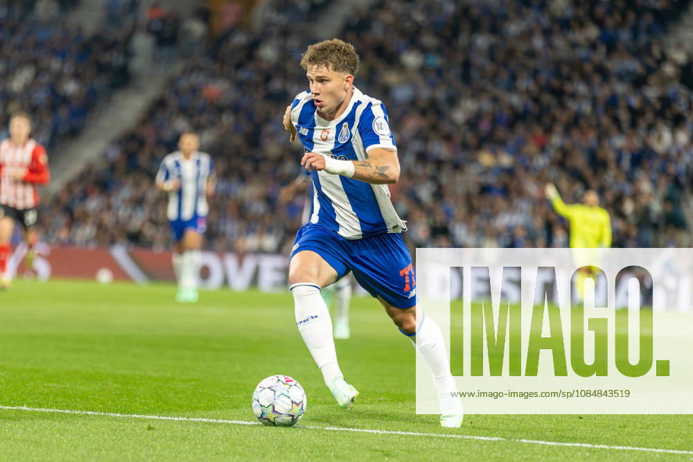 FC Porto v PSV Eindhoven - UEFA Champions League 2026 27 League Phase MD3 Oskar Pietuszewski of FC Porto in action during the UEFA Champions League match between FC Porto and PSV Eindhoven at Estadio do Dragao in Porto, Portugal, on October 20, 2026. PSV Eindhoven won the match 1-0. Porto Portugal