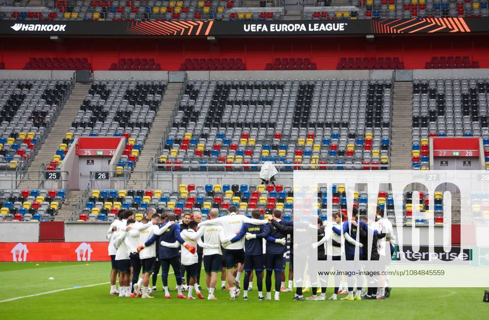 Illustration picture taken during a training session of Belgian soccer team Royale Union Saint-Gilloise, Wednesday 21 October 2026 in Dusseldorf, Germany, in preparation of tomorrow s game against Israeli Hapoel Be er Sheva F.C. on the third day of the UEFA Europa League league phase. The game was moved to Dusseldorf, as Belgian cities refused to host for security reasons. VIRGINIExLEFOUR x190509388x