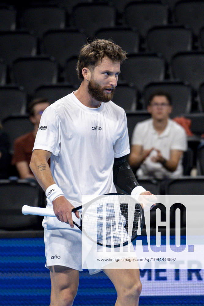 TENNIS : ATP, Tennis Herren 250 - Grand Tennis AURA - Decines (France) 21 10 2026 Corentin Moutet (FRA) vs Felix Balshaw (FRA) during the tournament of the Auvergne Rhône-Alpes Grand Prix at the LDLC Arena in Décines on October 21, 2026. Photo Sandrine Thesillat PsNewZ