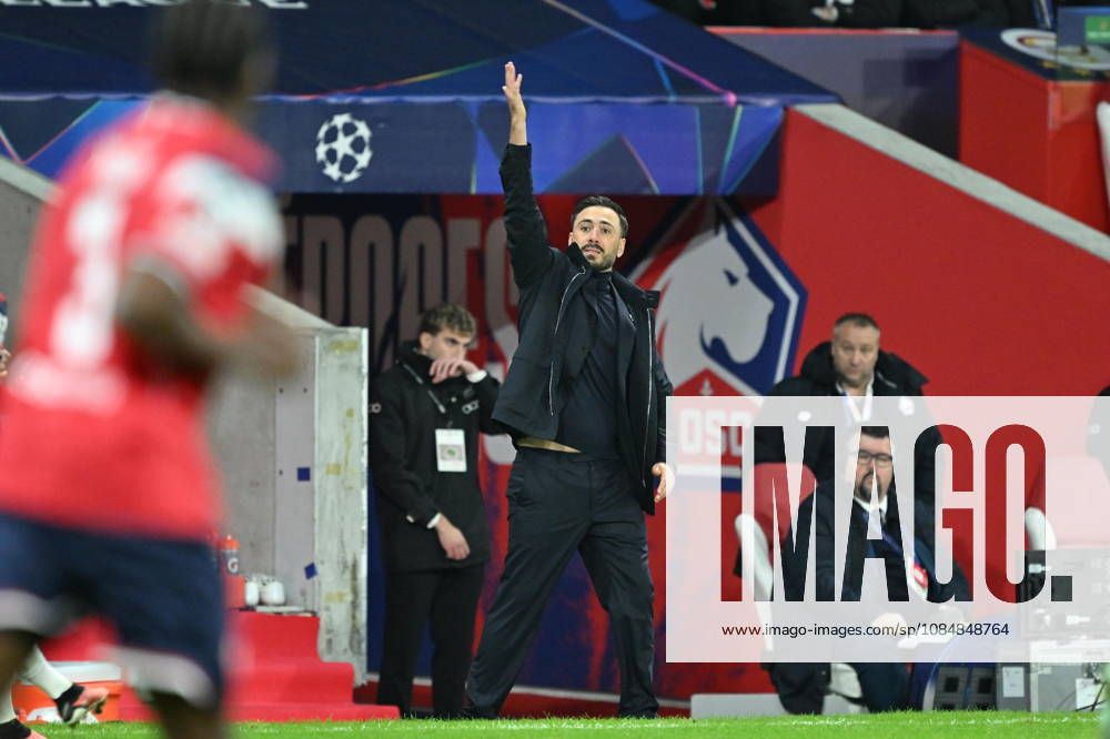 Lille LOSC v Galatasaray - UEFA Champions League LILLE, FRANCE - OCTOBER 21: Head Coach of Lille Davide Ancelotti gives tactics during UEFA Champions League match between Lille and Galatasaray at Stade Pierre-Mauroy (Pierre Mauroy Stadium) in Lille, France on October 21, 2026. Mustafa Yalcin Anadolu Lille France. Editorial use only. Please get in touch for any other usage.