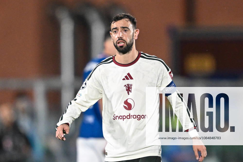 BRUNO FERNANDES of Manchester United, ManU Football Club react during the UEFA Champions League stage match Phase MD3 between Calcio Como and Manchester United Football Club at the Giuseppe Sinigaglia stadium in Como, north Italy -October 21, 2026 - Soccer.