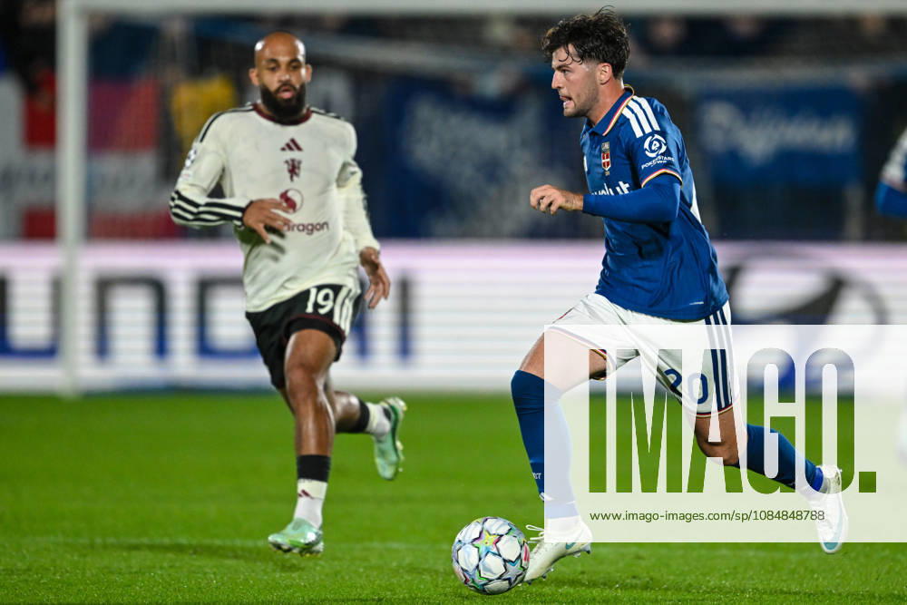 Martin Baturina of Calcio Como in action during the UEFA Champions League stage match Phase MD3 between Calcio Como and Manchester United, ManU Football Club at the Giuseppe Sinigaglia stadium in Como, north Italy -October 21, 2026 - Soccer.
