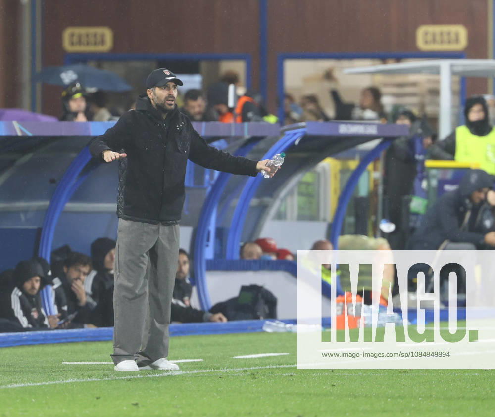 Como vs Manchester United, ManU of UEFA Champions League year 2026 27 Cesc FÃ bregas Head Coach OF FC Como During the UEFA Champions League football match between FC Como and FC Manchester United on 21 10 2026 at the Giuseppe Sinigaglia Stadium in Como Como Stadio Giuseppe Sinigaglia Como Italia