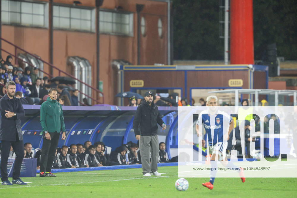 Como vs Manchester United, ManU of UEFA Champions League year 2026 27 Cesc FÃ bregas Head Coach OF FC Como During the UEFA Champions League football match between FC Como and FC Manchester United on 21 10 2026 at the Giuseppe Sinigaglia Stadium in Como Como Stadio Giuseppe Sinigaglia Como Italia