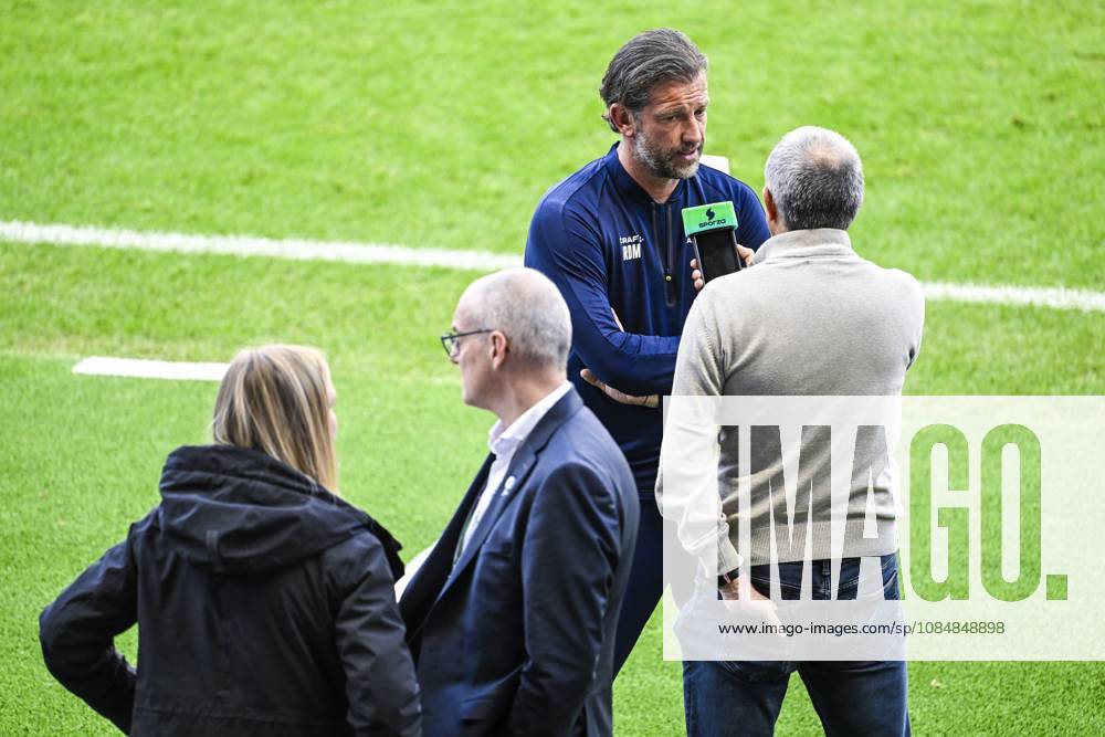 Rik De Mil, head coach of KAA Gent pictured during a training session of Belgian soccer team KAA Gent, Wednesday 21 October 2026 in Braga, Portugal. The team is preparing for the second match of the UEFA Conference League league phase against Portuguese SC Braga tomorrow. TOM GOYVAERTS TomxGoyvaerts x190524934x