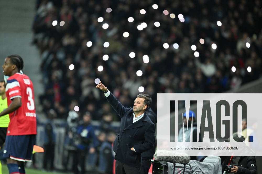 Lille LOSC v Galatasaray - UEFA Champions League LILLE, FRANCE - OCTOBER 21: Okan Buruk head coach of Galatasaray follows the UEFA Champions League match between Lille and Galatasaray at Stade Pierre-Mauroy (Pierre Mauroy Stadium) in Lille, France on October 21, 2026. Mustafa Yalcin Anadolu Lille France. Editorial use only. Please get in touch for any other usage.
