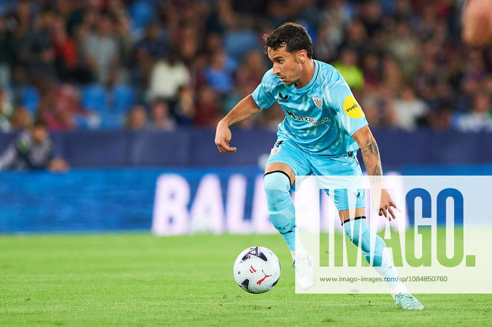 Alex Berenguer (Athletic Club) during the LaLiga EA Sports match between Levante UD and Athletic Club at Estadi Ciutat de València on October 21, 2026 in Valencia, Spain. -