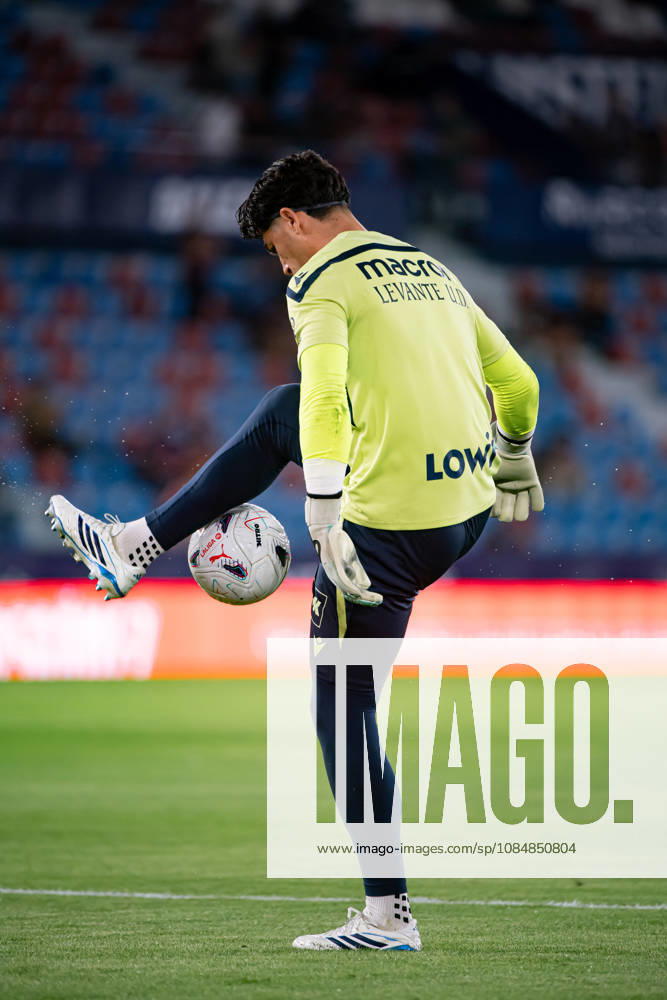 PABLO CAMPOS of Levante UD warm up during the LaLiga EA Sports, match between Levante UD and Athletic Club at Ciutat de Valencia stadium Valencia Spain - ZUMAs385 20261021_zsp_s385_003
