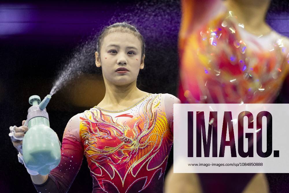 ROTTERDAM - Chinese gymnasts during the team final at the World Gymnastics Championships in Rotterdam Ahoy. IRIS VAN DEN BROEK ANP ANPxSportx IVx 573182606 originalFilename: 573182606