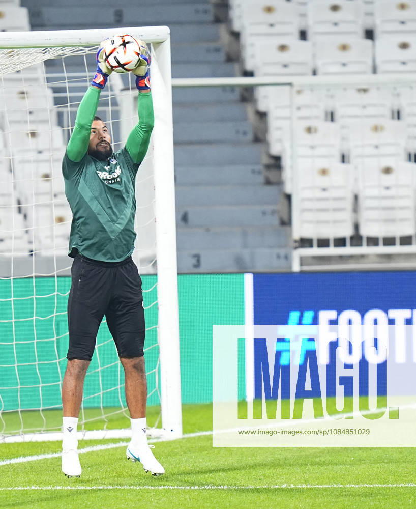 Ahead of Besiktas v Crystal Palace - UEFA Europa League ISTANBUL, TURKIYE - OCTOBER 21: Walter Benitez of Crystal Palace takes part in a training session at Tupras Stadium ahead of UEFA Europa League football match against Besiktas in Istanbul, Turkiye on October 21, 2026. Esra Bilgin Anadolu Istanbul Turkey. Editorial use only. Please get in touch for any other usage.