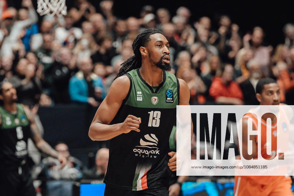 4. Spieltag des Basketball Eurocup Niners Chemnitz -Slask Wroclaw 21.10.2026 ab 19:00 Uhr Chemnitz, Chemnitz Arena Im Foto: 13 Isaiah Moore 4. Spieltag des Basketball Eurocup Niners Chemnitz -Slask Wroclaw Chemnitz Sachsen Deutschland