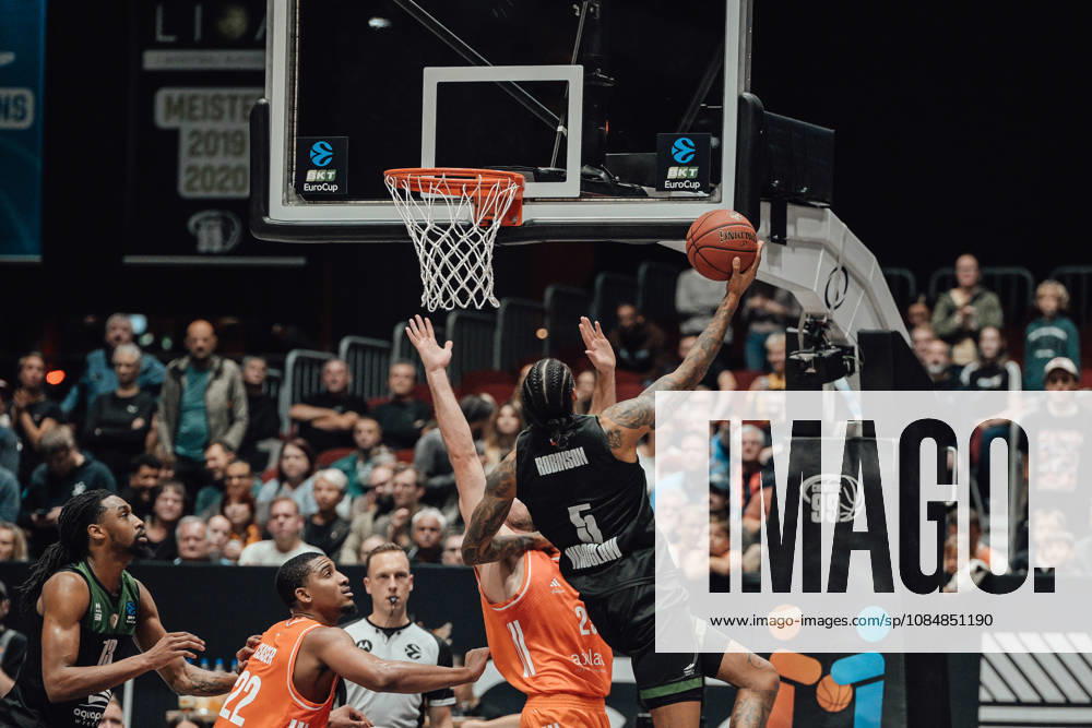 4. Spieltag des Basketball Eurocup Niners Chemnitz -Slask Wroclaw 21.10.2026 ab 19:00 Uhr Chemnitz, Chemnitz Arena Im Foto:05 Devin Robinson, 22 Nighaeal Ceaser 4. Spieltag des Basketball Eurocup Niners Chemnitz -Slask Wroclaw Chemnitz Sachsen Deutschland
