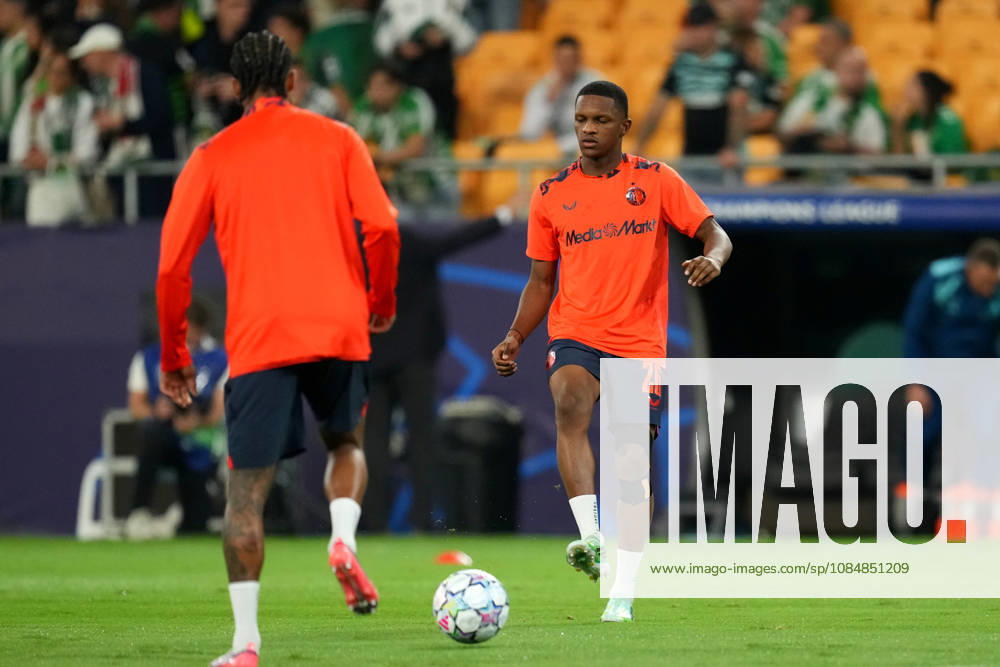 UEFA Champions League: Real Betis Balompie v Feyenoord Rotterdam SEVILLE, SPAIN - OCTOBER 21: Givairo Read of Feyenoord Rotterdam warms up during the UEFA Champions League match between Real Betis Balompie and Feyenoord Rotterdam at Estadio La Cartuja on October 21, 2026 in Seville, Spain