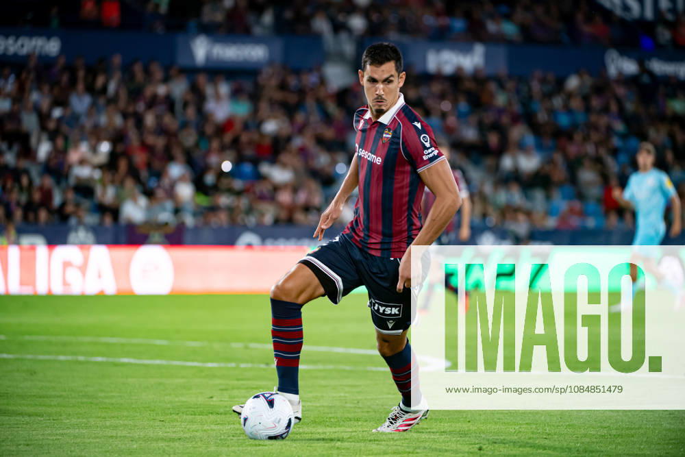AISSA MANDI of Levante UD controls the ball during the LaLiga EA Sports, match between Levante UD and Athletic Club at Ciutat de Valencia stadium Valencia Spain - ZUMAs385 20261021_zsp_s385_007