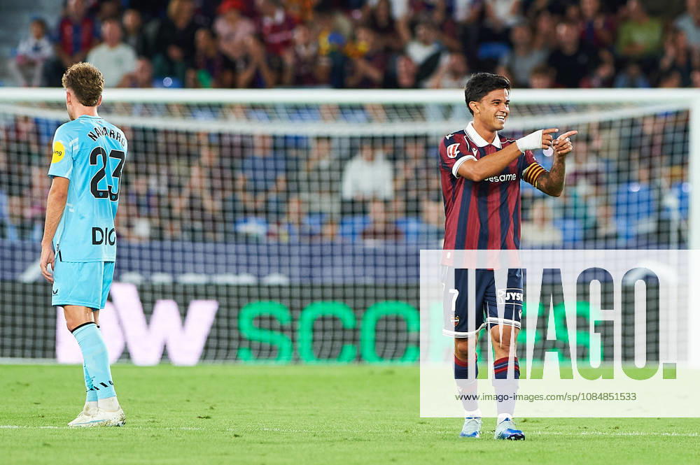 Roger Brugue (Levante UD) celebrates after scoring his team‘s first goal during the LaLiga EA Sports match between Levante UD and Athletic Club at Estadi Ciutat de València on October 21, 2026 in Valencia, Spain. -
