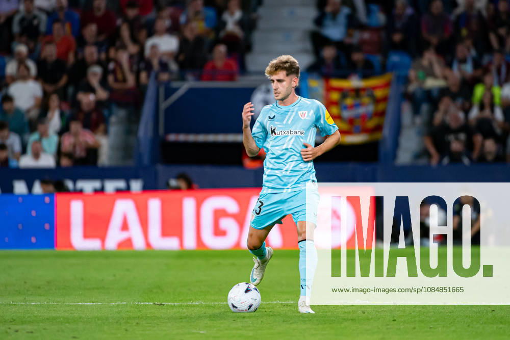 ROBERT NAVARRO of Athletic Club (23) in action during the LaLiga EA Sports, match between Levante UD and Athletic Club at Ciutat de Valencia stadium Soccer 2026: LaLiga: Levante UD - Athletic Club - ZUMAs385 20261021_zsp_s385_009