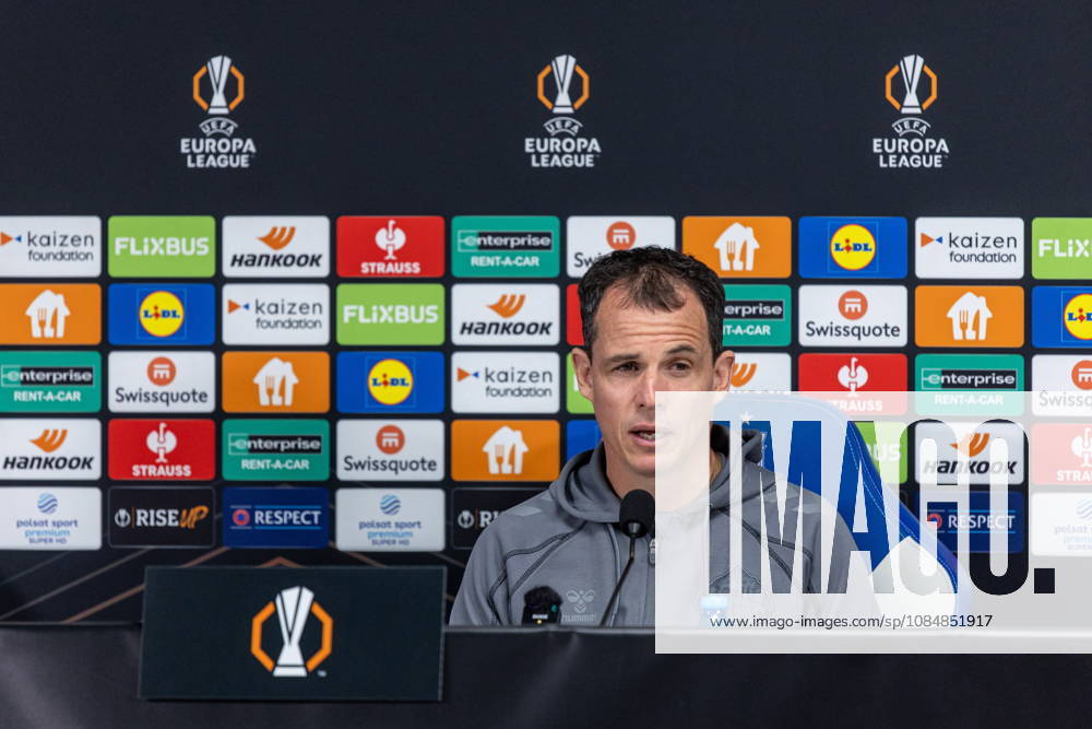 2026.10.21 Poznan Pilka nozna Liga Europy sezon 2026 2027 AFC Sunderland konferencja prasowa N z Regis Le Bris Foto Pawel Jaskolka PressFocus 2026.10.21 Poznan Football Europa League season 2026 2027 AFC Sunderland press conference, PK, Pressekonferenz Credit: Pawel Jaskolka PressFocus NEWSPIX.PL --- newspix.pl