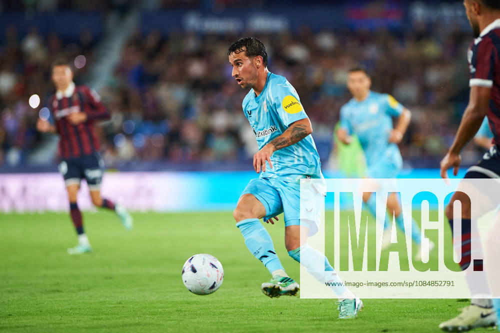 Alex Berenguer (Athletic Club) during the LaLiga EA Sports match between Levante UD and Athletic Club at Estadi Ciutat de València on October 21, 2026 in Valencia, Spain. -