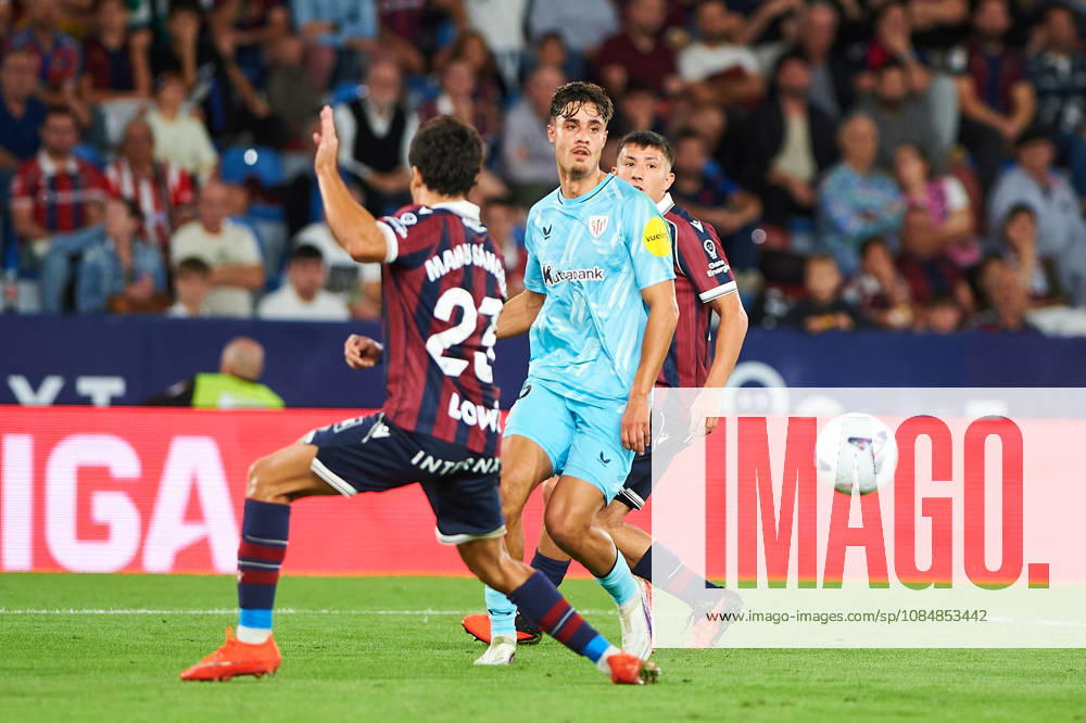 Manu Sanchez (Levante UD) and Hugo Rincon (Athletic Club) during the LaLiga EA Sports match between Levante UD and Athletic Club at Estadi Ciutat de València on October 21, 2026 in Valencia, Spain. -