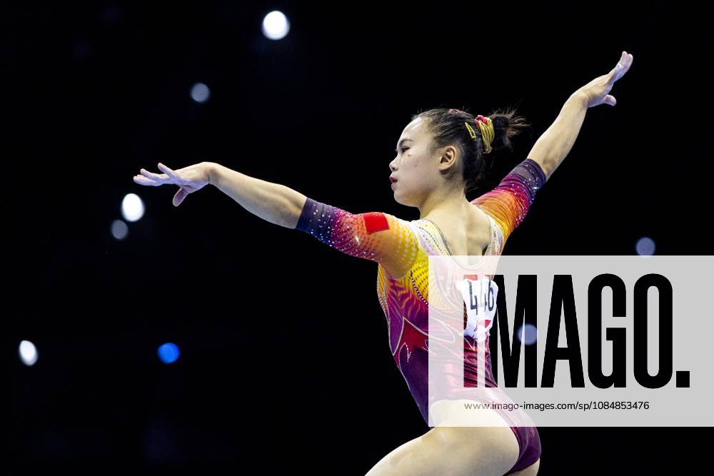 ROTTERDAM - Qingying Zhang (China) during the team final at the World Gymnastics Championships in Rotterdam Ahoy. IRIS VAN DEN BROEK ANP ANPxSportx IVx 573186817 originalFilename: 573186817