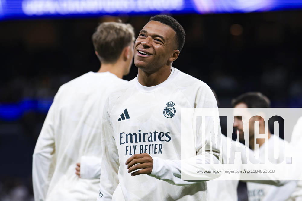 Real Madrid v RB Leipzig - UEFA Champions League 2026 27 October 21, 2026, Santiago Bernabeu stadium, Madrid, Spain: Kylian Mbappe of Real Madrid are warm up smile UEFA Champions League 2026 27 football match between Real Madrid and RB Leipzig at Santiago Bernabeu stadium on October 21, 2026, in Madrid, Spain. Madrid Santiago Bernabeu Stadium Madrid Spain