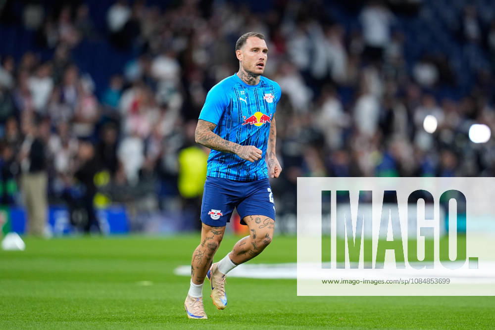 David Raum of RB Leipzig warms up during the UEFA Champions League 2026 27 League Phase MD3 match between Real Madrid CF and RB Leipzig at Bernabeu stadium on October 21, 2026, in Madrid, Spain. Madrid Spain - ZUMAa181 20261021_zaa_a181_038