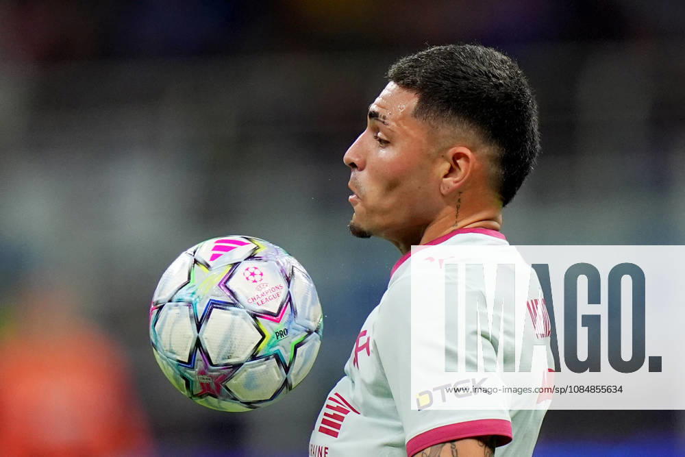 Shakhtar s Gleiker Mendoza during the Uefa Champions League soccer match between Inter and Shakhtar Donetsk at San Siro Stadium in Milan , Italy - Wednesday October 21 , 2026. - Soccer
