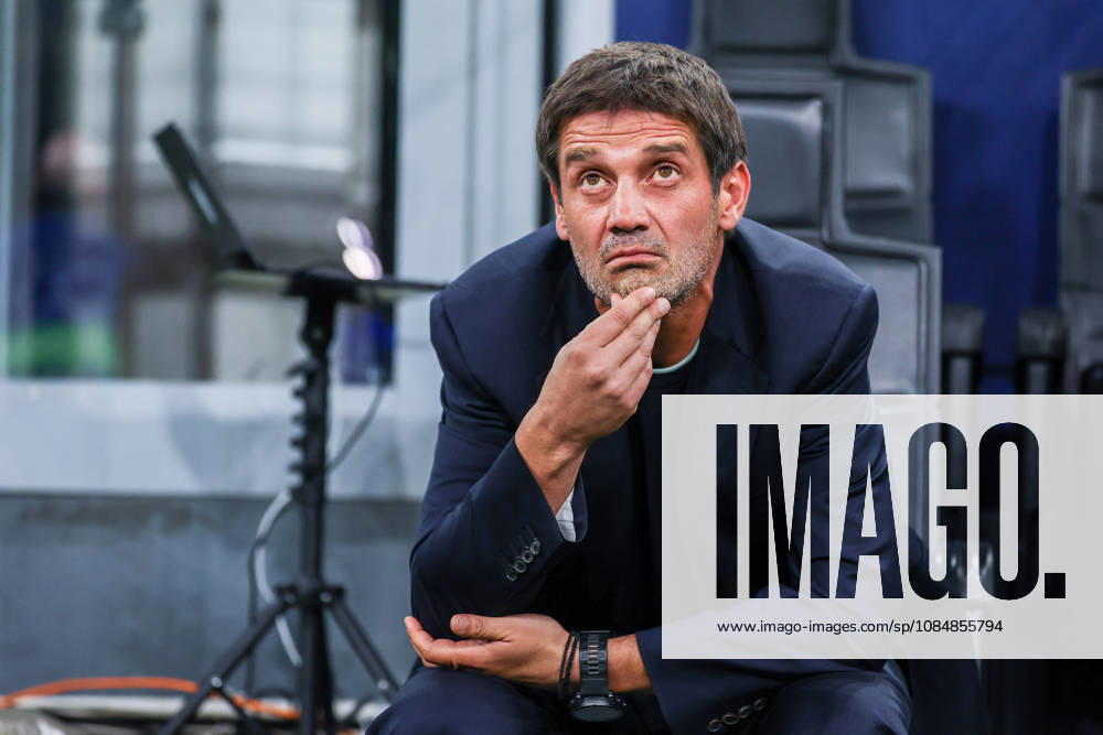 Cristian Chivu Head Coach of FC Internazionale looks on during UEFA Champions League 2026 27 League Phase - Matchday 3 football match between FC Internazionale and FC Shakhtar Donetsk. Italy