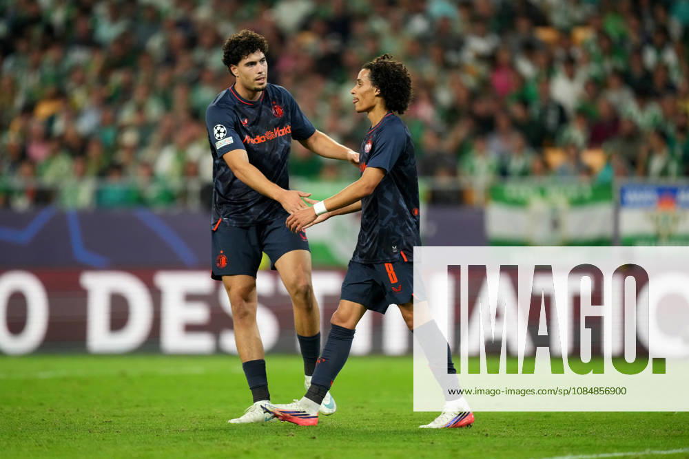 UEFA Champions League: Real Betis Balompie v Feyenoord Rotterdam SEVILLE, SPAIN - OCTOBER 21: Nacho Ferri of Feyenoord Rotterdam and Gjivai Zechiel of Feyenoord Rotterdam look dejected during the UEFA Champions League match between Real Betis Balompie and Feyenoord Rotterdam at Estadio La Cartuja on October 21, 2026 in Seville, Spain