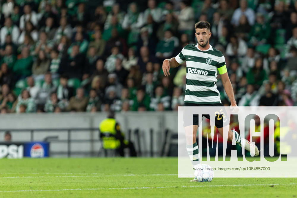 Sporting defender from Portugal GONCALO INACIO (25) in action during the game for the League Phase for the UEFA Champions League between Sporting and LASK Linz at Estadio Jose de Alvalade Lisbon Portugal - ZUMAs359 20261021_zsp_s359_013